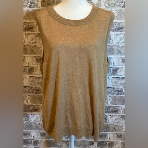 GAP tan sweater vest. Crew-neck. Size Large tall. Lightweight. - Picture 1 of 12